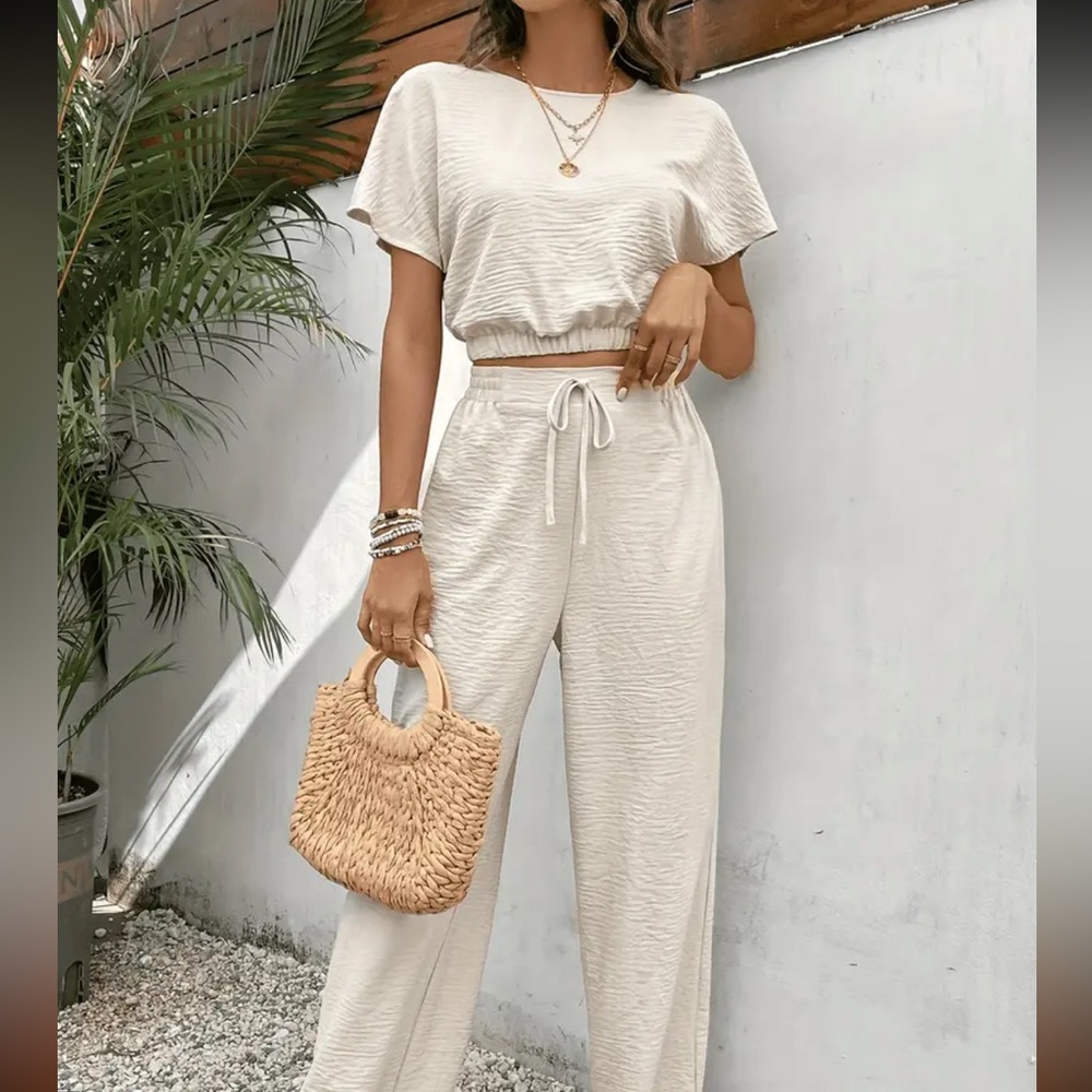 Solid Color Summer & Spring Casual. Two-piece Set Sleeve Crop Top & Tie Front. - Picture 2 of 10